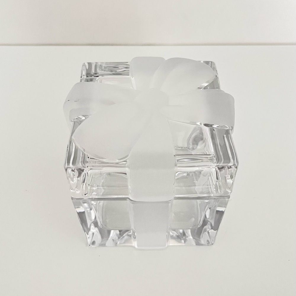 Tiffany & Co. Clear Frosted Glass Bow Trinket Box